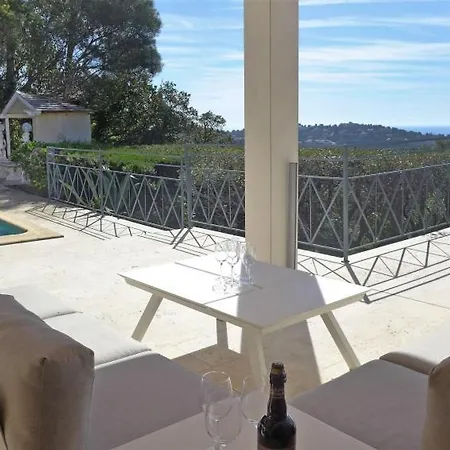 Feriehus Cavalaire-sur-mer Sleeps 8 Pool Air Con Wifi