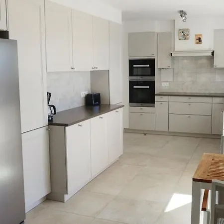 Cavalaire-sur-mer Sleeps 8 Pool Air Con Wifi
