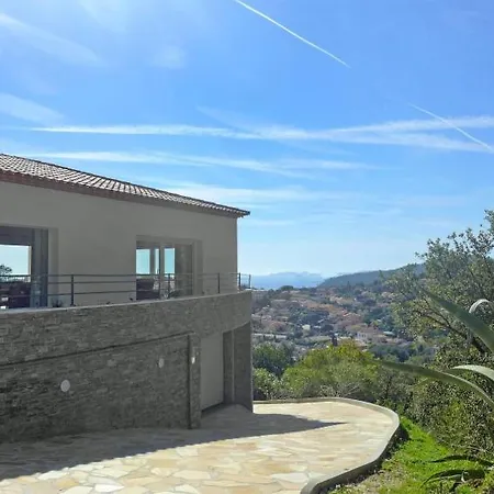 Cavalaire-sur-mer Sleeps 8 Pool Air Con Wifi