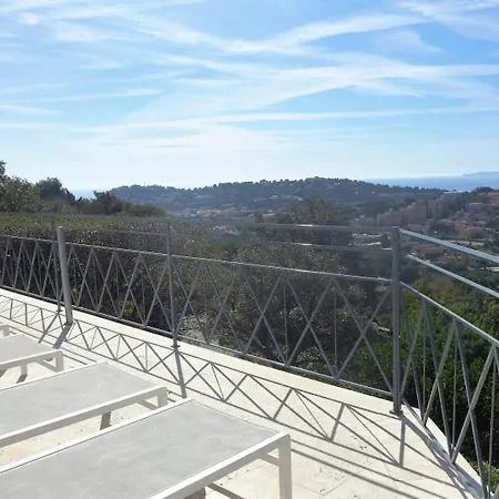 Cavalaire-sur-mer Sleeps 8 Pool Air Con Wifi בית נופש *