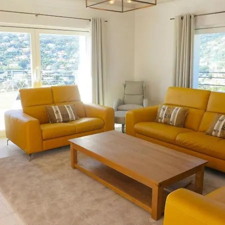 בית נופש Cavalaire-sur-mer Sleeps 8 Pool Air Con Wifi *
