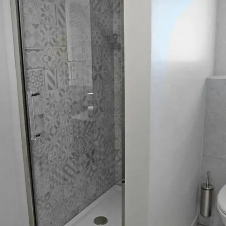 Cavalaire-sur-mer Sleeps 8 Pool Air Con Wifi
