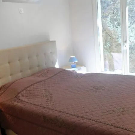בית נופש Cavalaire-sur-mer Sleeps 8 Pool Air Con Wifi קבלייר-סור-מר